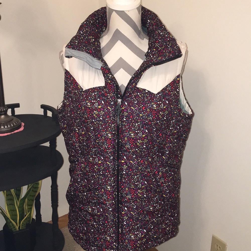 Nike Multi color puff vest